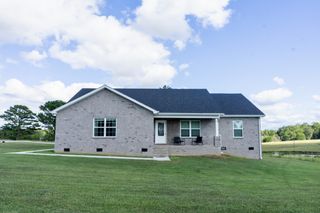 3 Browning Dr, Fayetteville, TN 37334