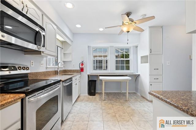 28 Daniel Webster Avenue C, Monroe, NJ 08831