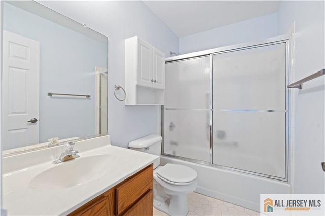 28 Daniel Webster Avenue C, Monroe, NJ 08831
