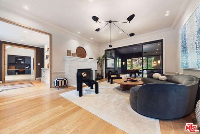 2600 Mandeville Canyon Road, Los Angeles, CA 90049