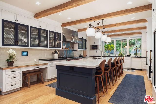 2600 Mandeville Canyon Road, Los Angeles, CA 90049