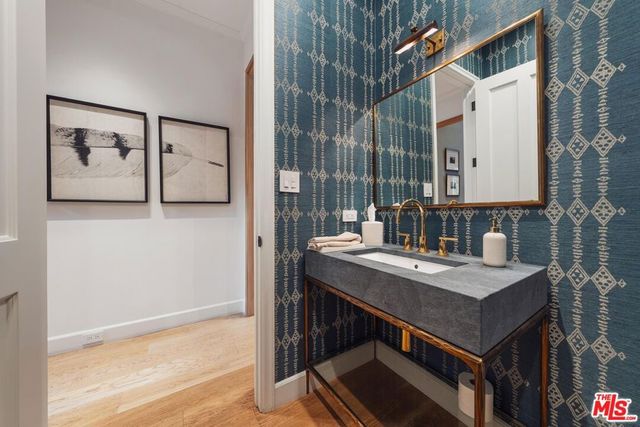 2600 Mandeville Canyon Road, Los Angeles, CA 90049