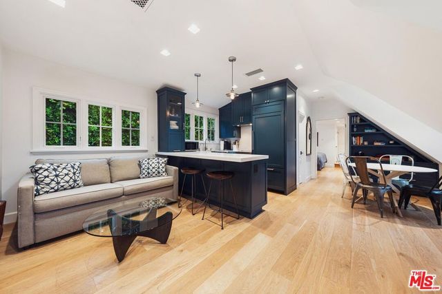 2600 Mandeville Canyon Road, Los Angeles, CA 90049