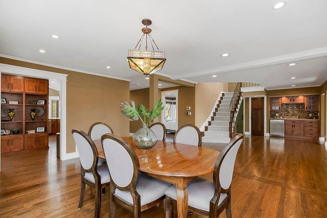 403 Navajo Lane, Lake Quivira, KS 66217