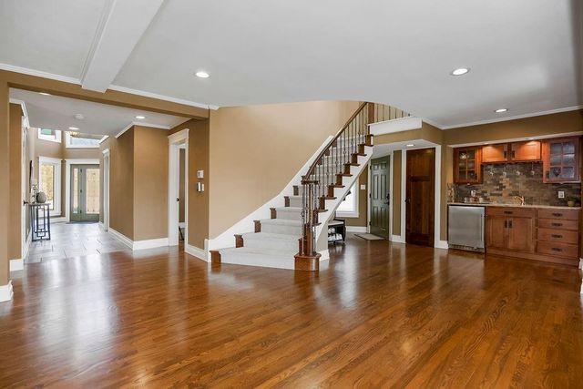 403 Navajo Lane, Lake Quivira, KS 66217