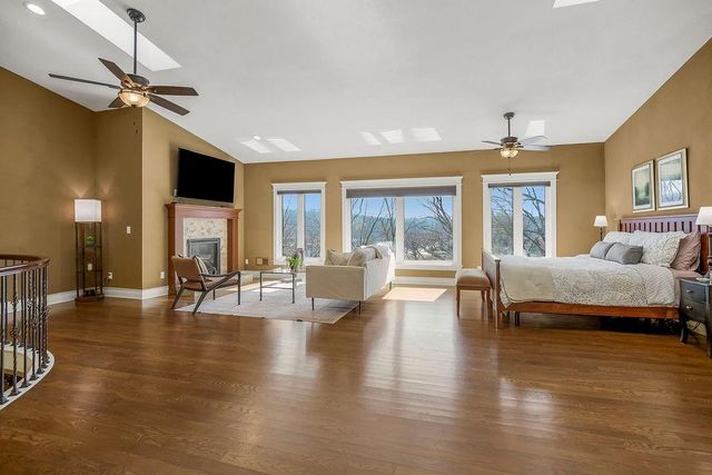 403 Navajo Lane, Lake Quivira, KS 66217