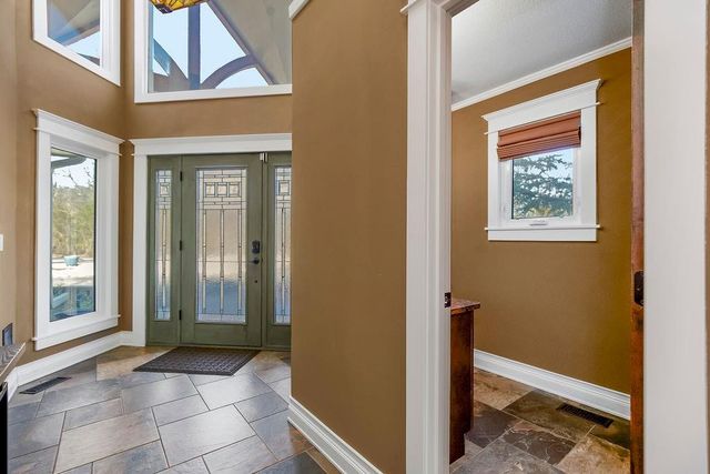 403 Navajo Lane, Lake Quivira, KS 66217