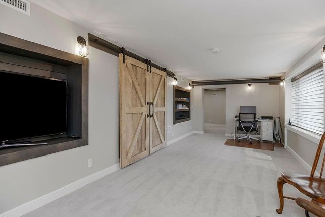 403 Navajo Lane, Lake Quivira, KS 66217