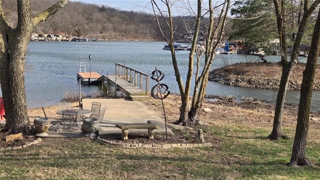 403 Navajo Lane, Lake Quivira, KS 66217