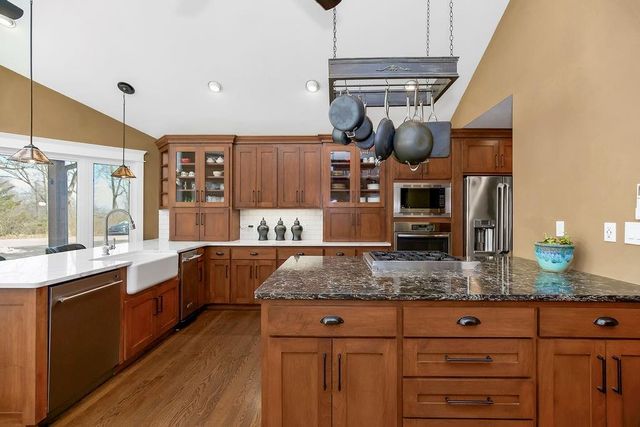 403 Navajo Lane, Lake Quivira, KS 66217