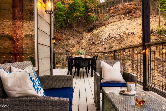 4249 Wolf Hollow Way, Sevierville, TN 37862