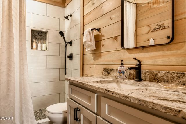4249 Wolf Hollow Way, Sevierville, TN 37862