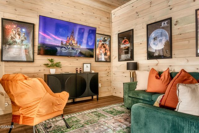 4249 Wolf Hollow Way, Sevierville, TN 37862
