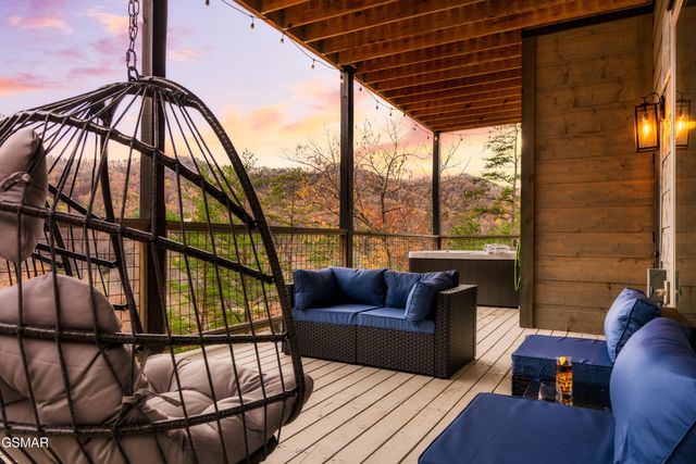 4249 Wolf Hollow Way, Sevierville, TN 37862