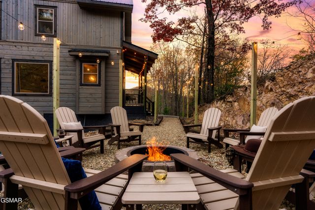 4249 Wolf Hollow Way, Sevierville, TN 37862