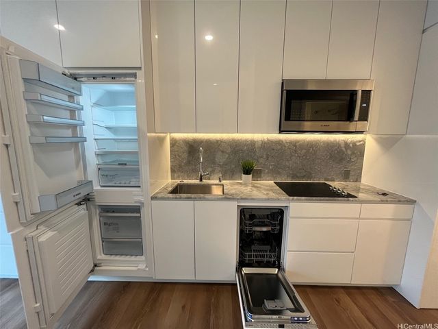 987 Queen Street 721, Honolulu, HI 96814