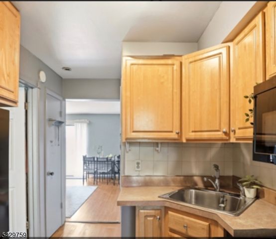 8 Sewall Ave 6C, Clifton City, NJ 07011