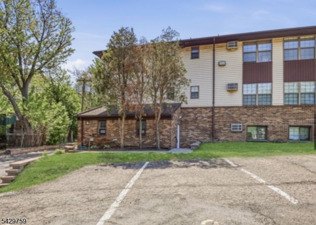 8 Sewall Ave 6C, Clifton City, NJ 07011