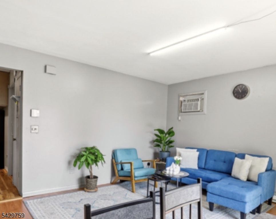 8 Sewall Ave 6C, Clifton City, NJ 07011