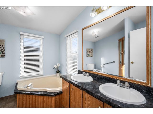 1384 DAVID Ave, Eugene, OR 97404