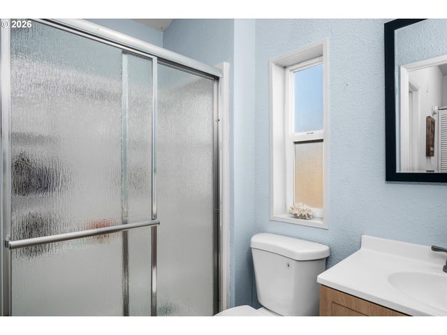 1384 DAVID Ave, Eugene, OR 97404