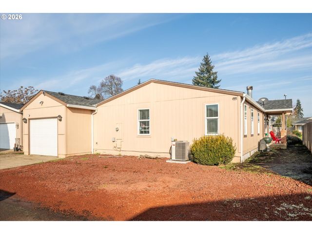 1384 DAVID Ave, Eugene, OR 97404