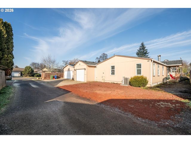 1384 DAVID Ave, Eugene, OR 97404