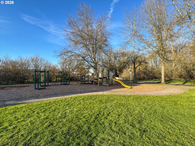 1384 DAVID Ave, Eugene, OR 97404