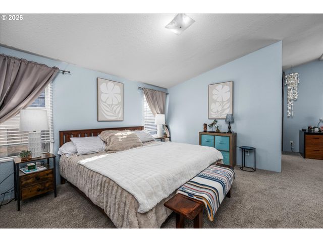 1384 DAVID Ave, Eugene, OR 97404