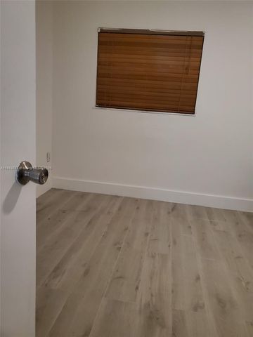 6886 NW 166th Ter 1004, Miami Lakes, FL 33014