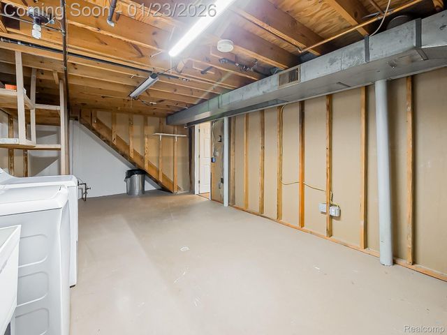 32105 Knapp Avenue, Warren, MI 48093