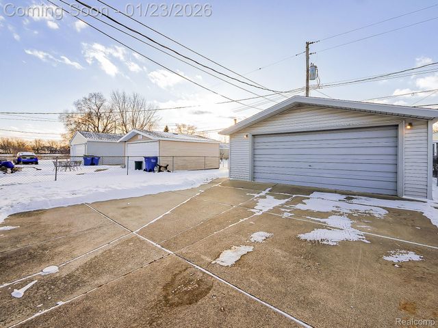 32105 Knapp Avenue, Warren, MI 48093