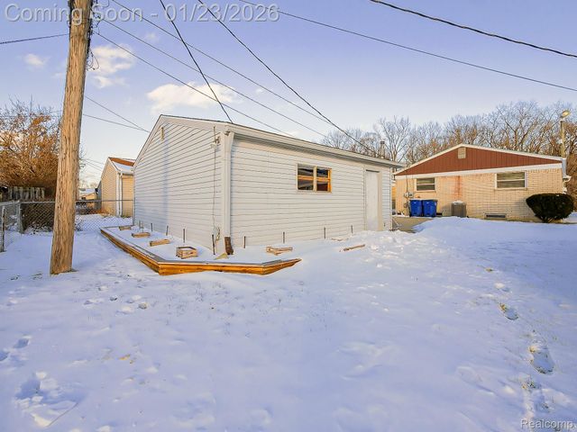 32105 Knapp Avenue, Warren, MI 48093