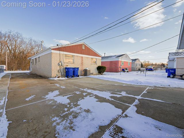 32105 Knapp Avenue, Warren, MI 48093