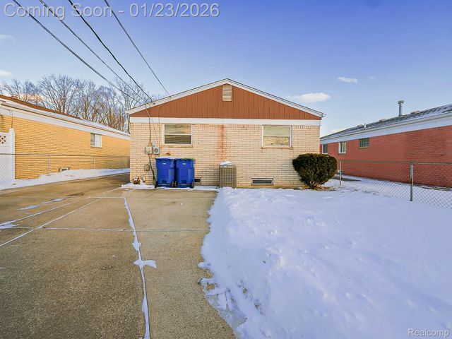 32105 Knapp Avenue, Warren, MI 48093