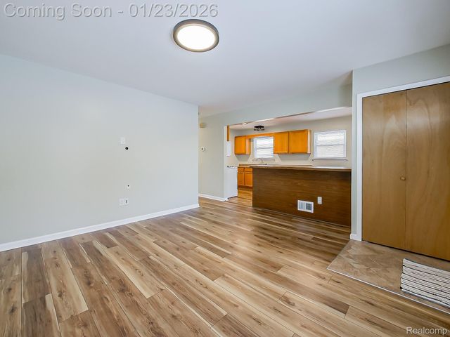 32105 Knapp Avenue, Warren, MI 48093