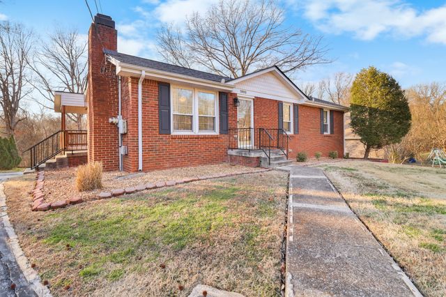 1802 Warren Dr, Clarksville, TN 37040