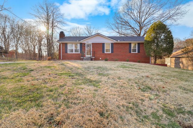 1802 Warren Dr, Clarksville, TN 37040