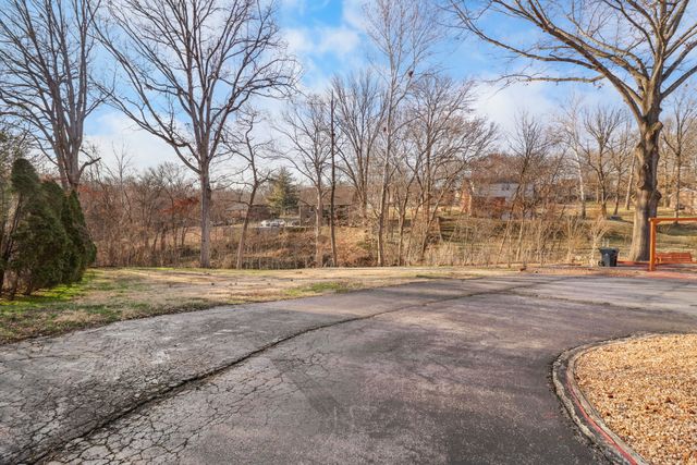 1802 Warren Dr, Clarksville, TN 37040