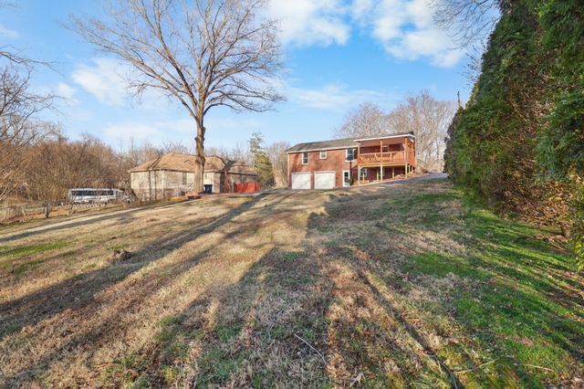 1802 Warren Dr, Clarksville, TN 37040