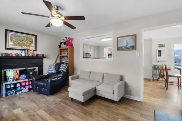 1802 Warren Dr, Clarksville, TN 37040