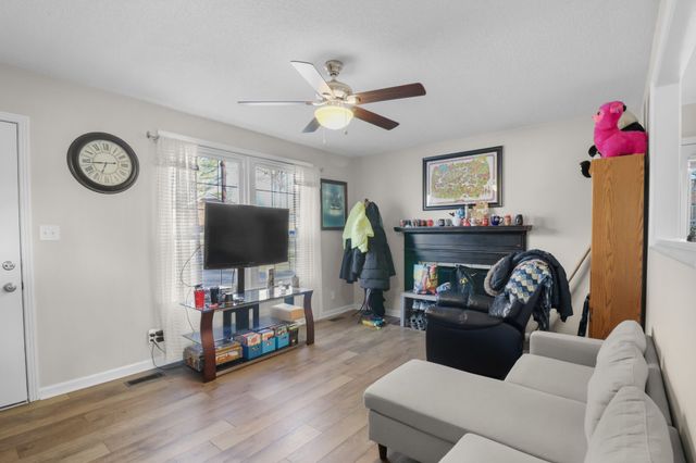 1802 Warren Dr, Clarksville, TN 37040