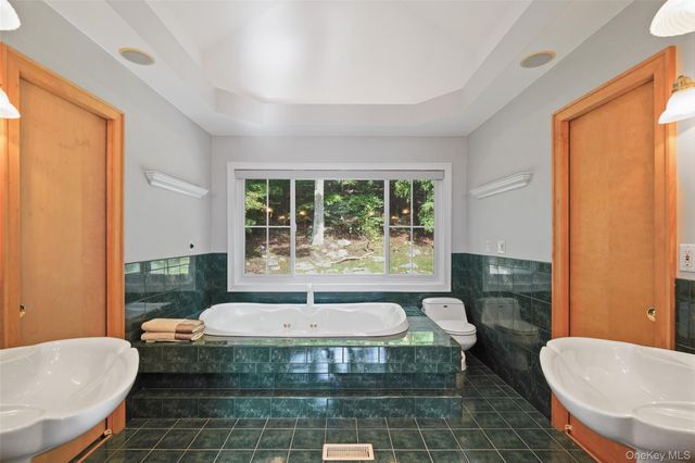 17 Glenna Drive, Carmel, NY 10512