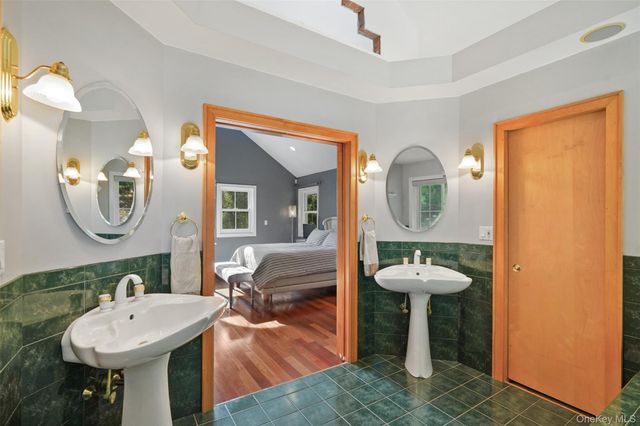 17 Glenna Drive, Carmel, NY 10512