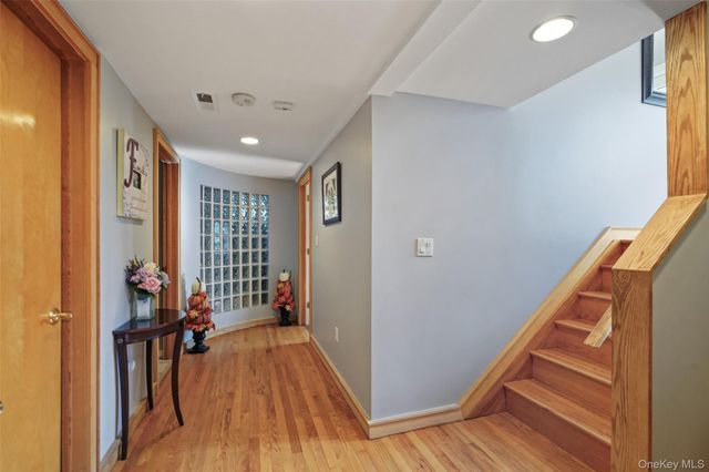 17 Glenna Drive, Carmel, NY 10512
