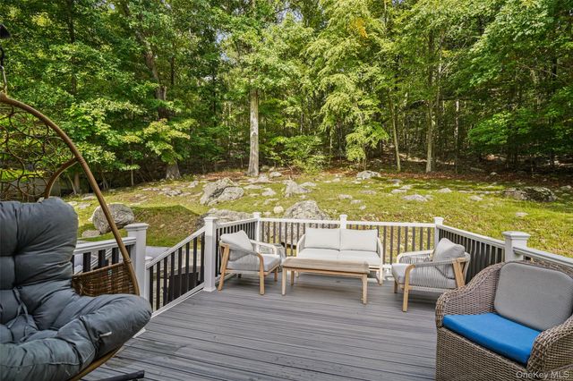 17 Glenna Drive, Carmel, NY 10512