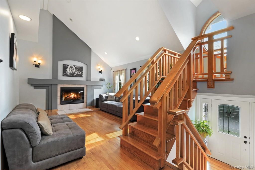 17 Glenna Drive, Carmel, NY 10512 — photo 3