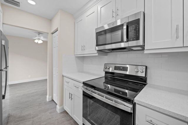 1600 NW 15th Avenue 8, Boca Raton, FL 33486