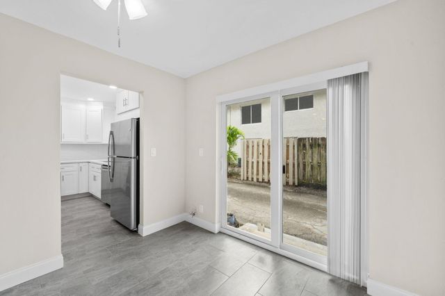 1600 NW 15th Avenue 8, Boca Raton, FL 33486