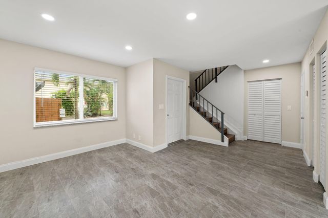 1600 NW 15th Avenue 8, Boca Raton, FL 33486